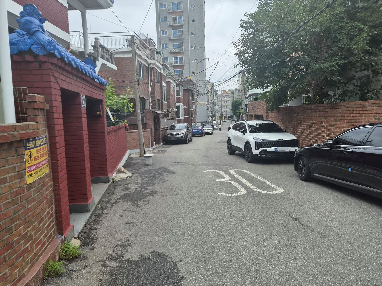 지난 3일 순찰차 역과 사망사고가 발생한 인천 미추홀구 숭의동 한 골목. 변민철 기자