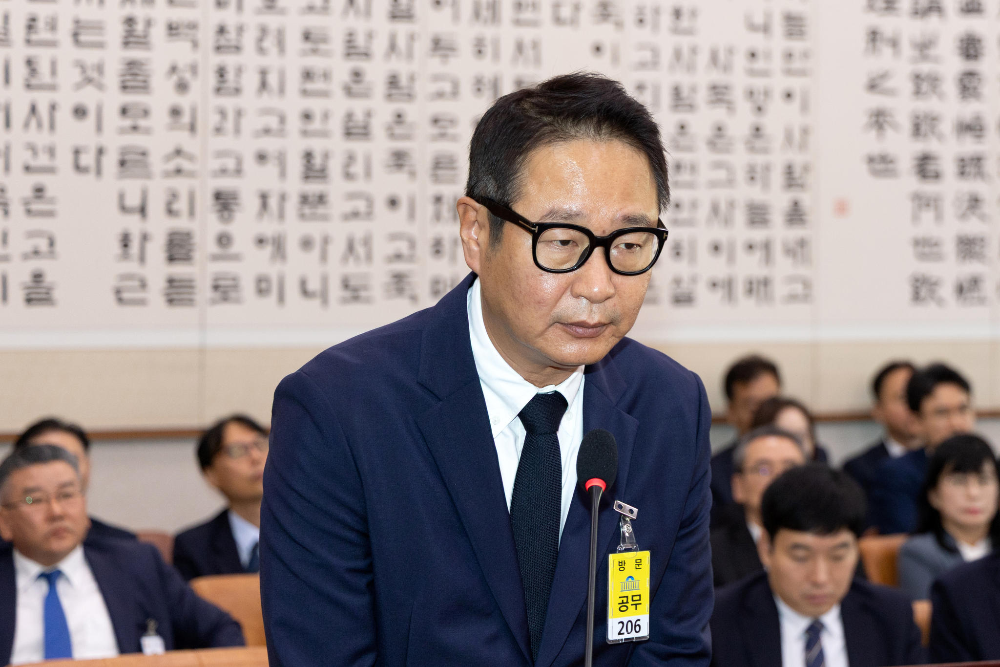 지난해 10월 16일 서울 여의도 국회에서 열린 법제사법위원회 감사원 등에 대한 국정감사 증인으로 출석한 김태영 21그램 대표가 의원 질의를 듣고 있다. 뉴스1