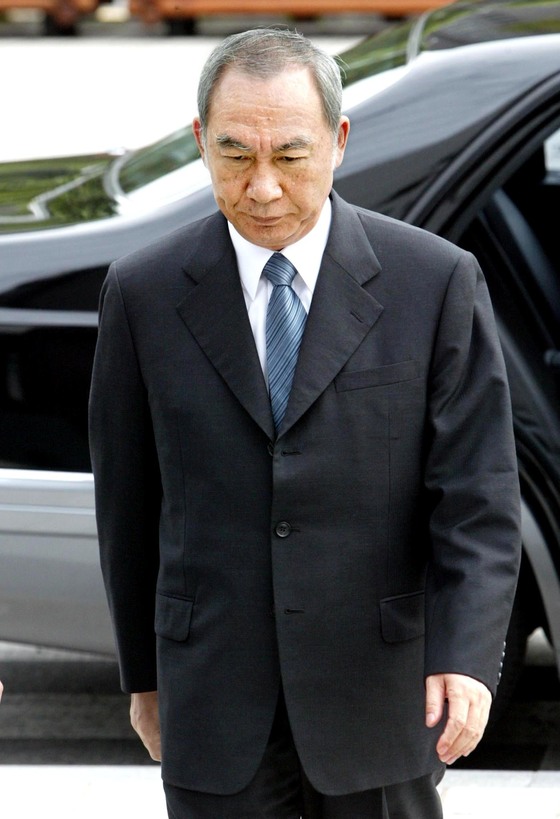2003년 10월 대검찰청에 출두하는 손길승 SK 회장. 중앙포토