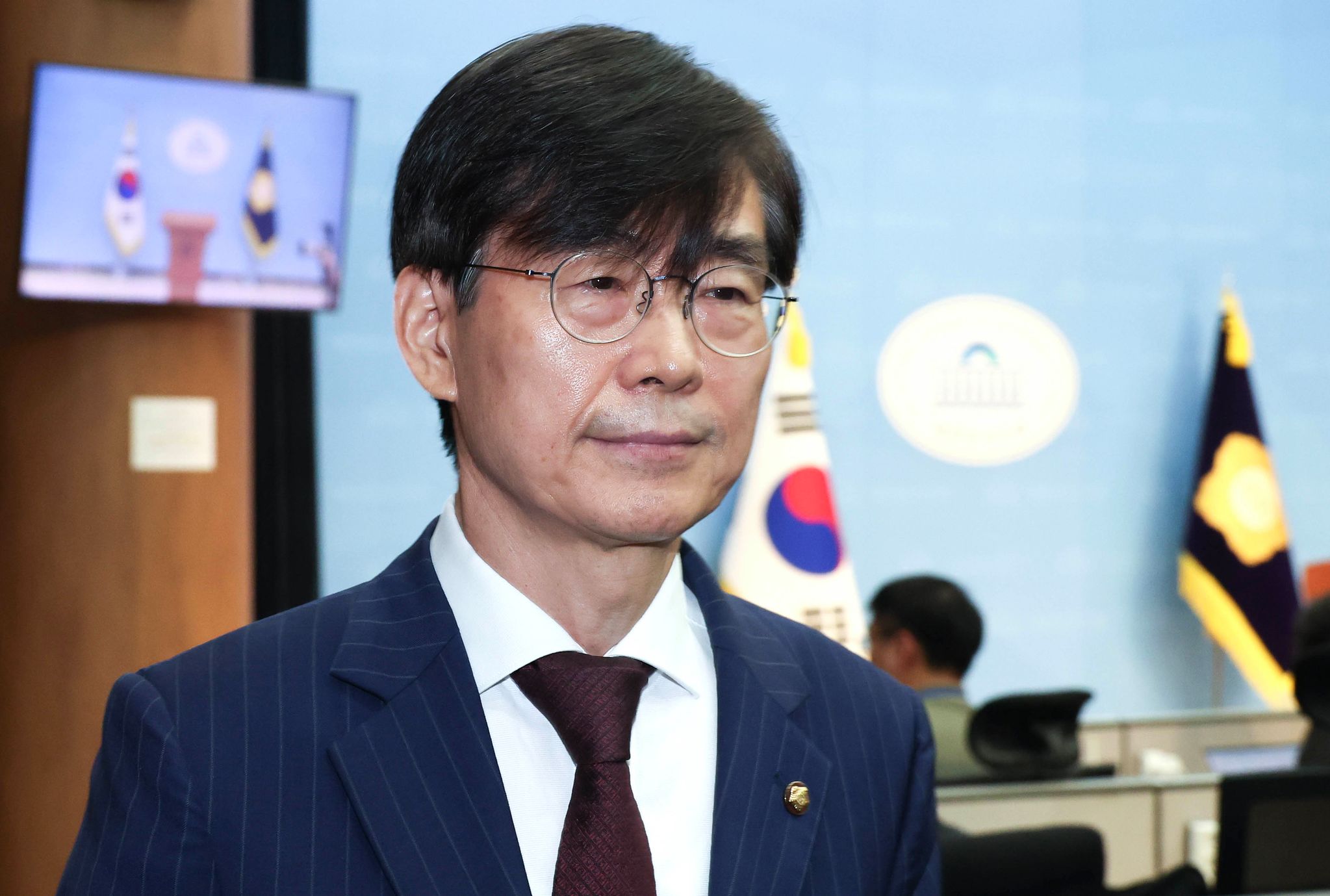 조경태 국민의힘 의원이 8일 오후 국회 소통관에서 중앙윤리위가 장동혁 대표 제명 및 출당에 준하는 징계를 심의·의결 해 줄것를 요구하는 기자회견을 마친 뒤 기자들 질문에 답하고 있다. 임현동 기자