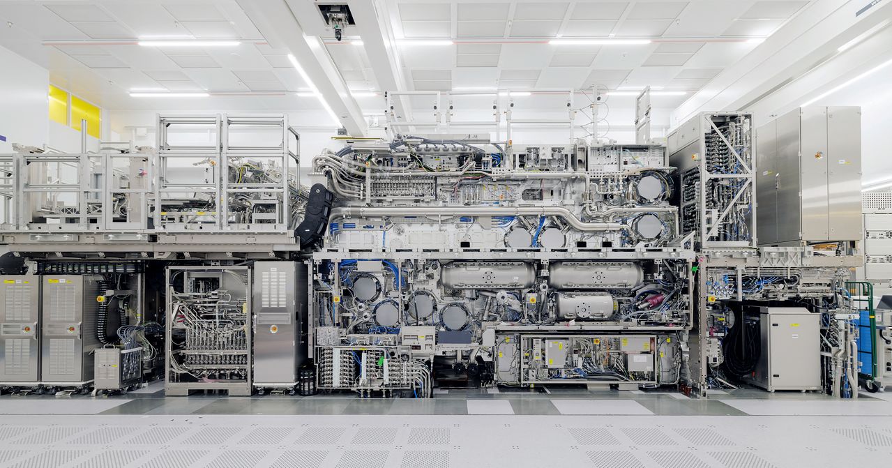 네덜란드의 반도체 장비 제조기업 ASML 글로벌 본사의 고해상도 EUV 리소그래피 시스템. 로이터=연합뉴스