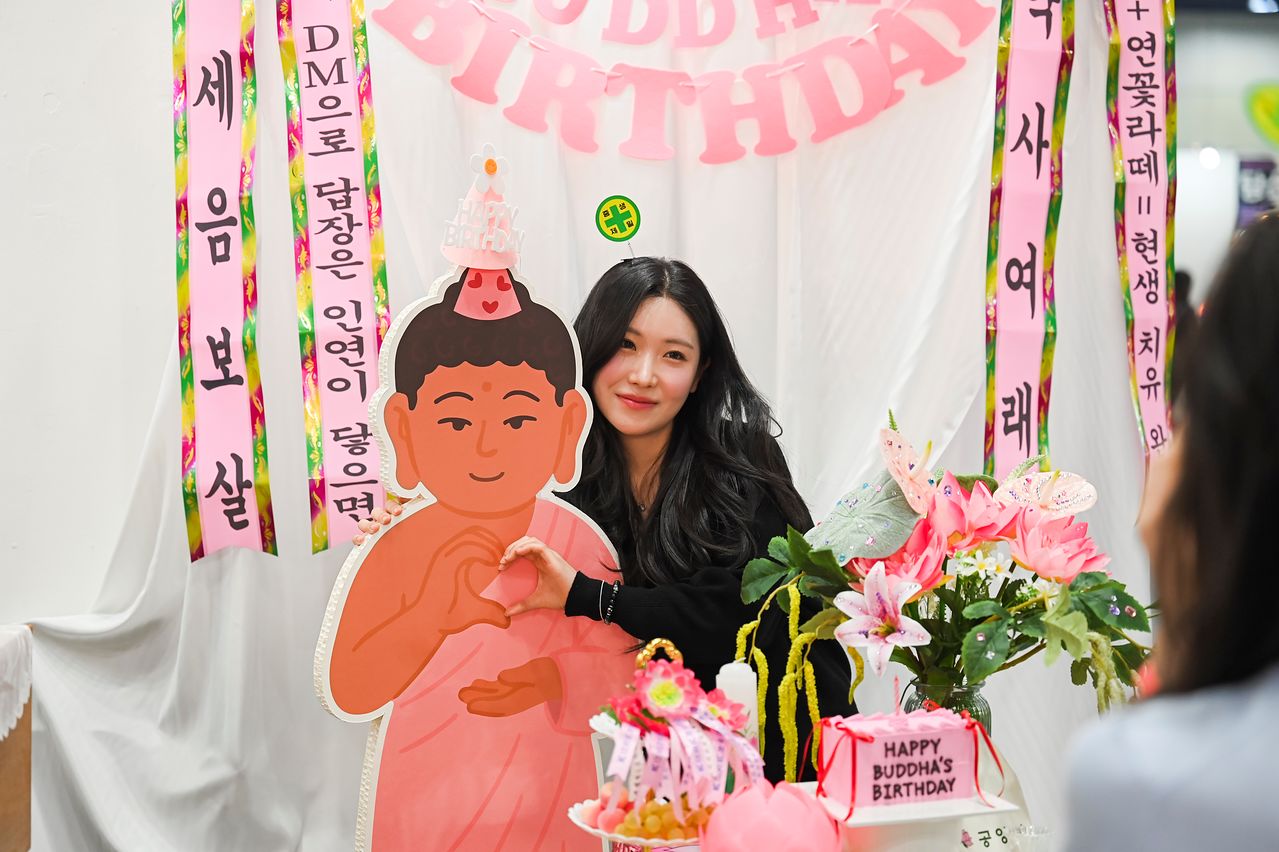 젊은이들에게는 불교박람회가 ‘핫하고 힙한 행사’로 통한다. 전체 관람객의 60% 이상이 2030세대다. [사진 조계종]