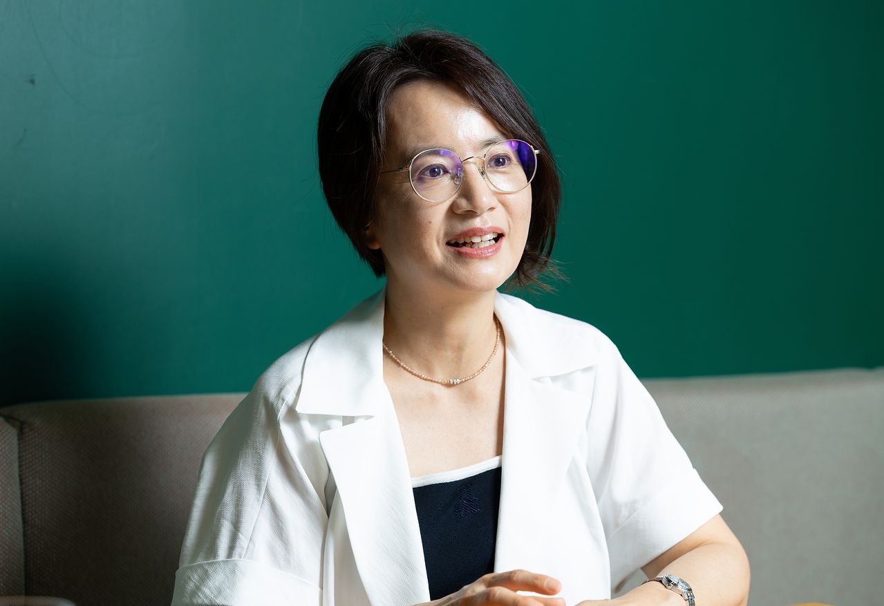 영어 강사 출신인 작가 지은정씨는 결혼 20년 차에 남편의 자폐를 알게 되며, 부부 관계에 큰 전환점을 맞았다. 그의 책『같이 살아도 다른 세계를 산다면』에는 남편의 자폐 성향과 동행하게 된 7년여의 과정이 담겨 있다. 우상조 기자