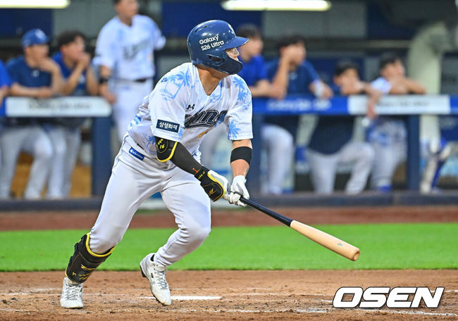 [OSEN=대구, 이석우 기자] 16일 대구삼성라이온즈파크에서 2026 신한 SOL KBO 리그 삼성 라이온즈와 롯데 자이언츠의 경기가 열렸다. 홈팀 삼성은 양창섭이, 방문팀 롯데는 로드리게스가 선발 출전했다. 삼성 라이온즈 류지혁이 3회말 1사 2루 좌중간 1타점 안타를 치고 있다. 2026.07.16 / foto0307@osen.co.kr