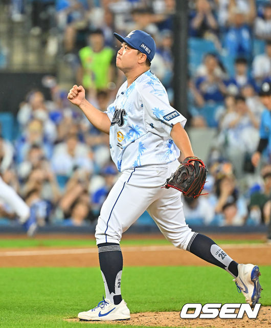 [OSEN=대구, 이석우 기자] 16일 대구삼성라이온즈파크에서 2026 신한 SOL KBO 리그 삼성 라이온즈와 롯데 자이언츠의 경기가 열렸다. 삼성 라이온즈 이승현이 6회초 2사 1루 롯데 자이언츠 손호영을 삼진으로 잡고 주먹을 불끈 쥐고 있다. 2026.07.16 / foto0307@osen.co.kr