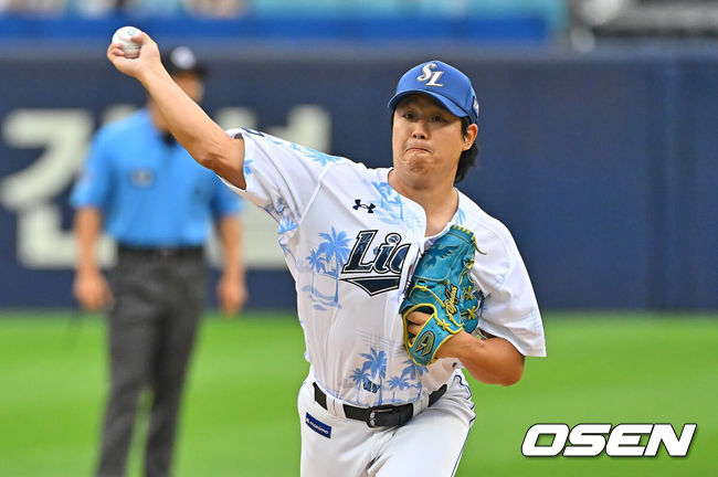 [OSEN=대구, 이석우 기자] 16일 대구삼성라이온즈파크에서 2026 신한 SOL KBO 리그 삼성 라이온즈와 롯데 자이언츠의 경기가 열렸다. 홈팀 삼성은 양창섭이, 방문팀 롯데는 로드리게스가 선발 출전했다. 삼성 라이온즈 선발 투수 양창섭이 역투하고 있다. 2026.07.16 / foto0307@osen.co.kr