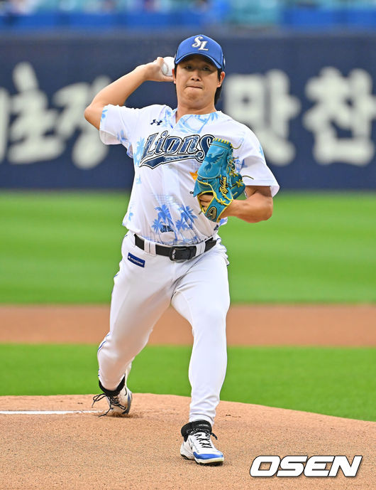 [OSEN=대구, 이석우 기자] 16일 대구삼성라이온즈파크에서 2026 신한 SOL KBO 리그 삼성 라이온즈와 롯데 자이언츠의 경기가 열렸다. 홈팀 삼성은 양창섭이, 방문팀 롯데는 로드리게스가 선발 출전했다. 삼성 라이온즈 선발 투수 양창섭이 역투하고 있다. 2026.07.16 / foto0307@osen.co.kr