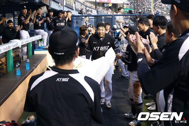KT 위즈 제공