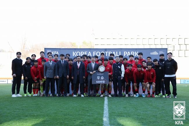 [사진] 서강일 전라북도축구협회장과 정몽규 전 대한축구협회장