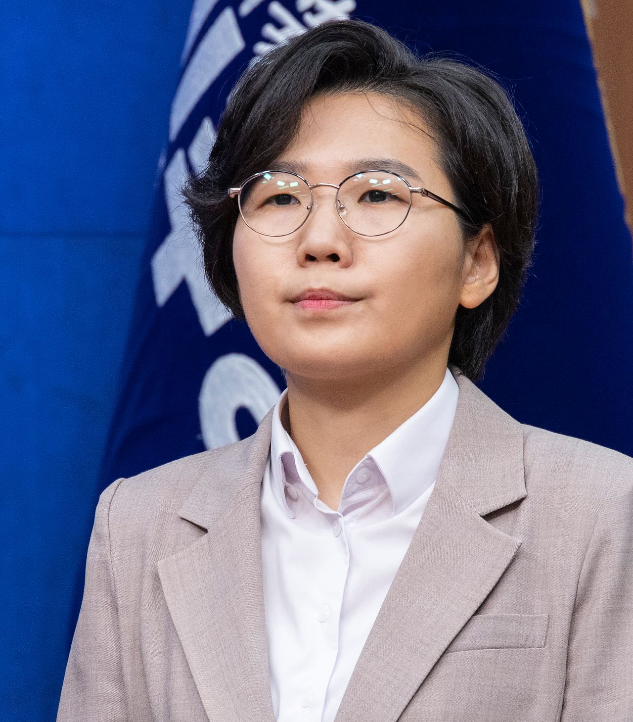  더불어민주당 8.17 전당대회에서 당 대표직에 출마한 김보미 전 강진군 의원이 20일 국회에서 열린 공명선거 실천 서약식에 참석해 있다. 연합뉴스