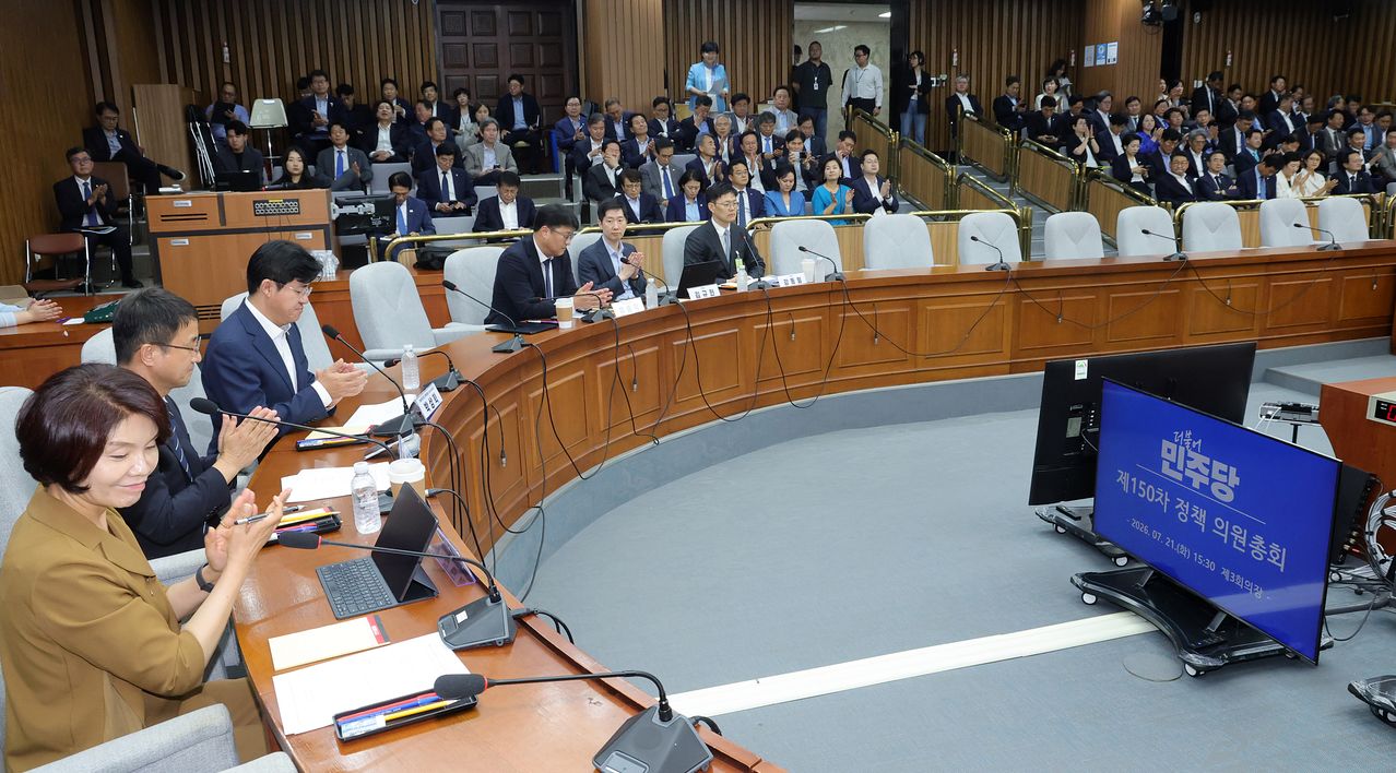 한병도 더불어민주당 원내대표 겸 대표 직무대행이 21일 서울 여의도 국회에서 열린 국민을 위한 형사사법체계 개혁 형사소송법 개정안 공청회에서 발언하고 있다. 뉴스1