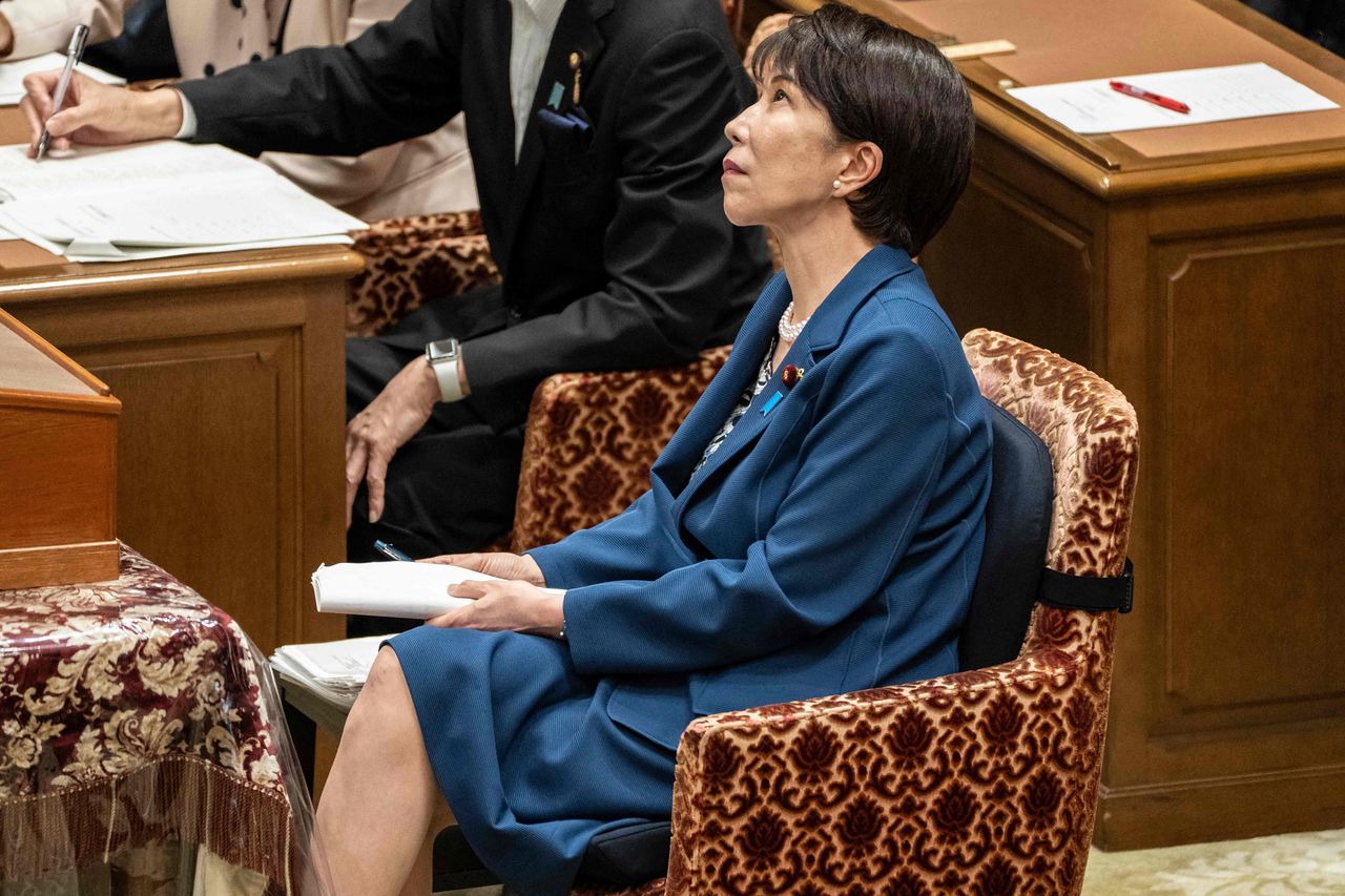 7월 15일 도쿄 국회에서 열린 중·참 양원 국가기본정책위원회 합동심사회에 참석한 다카이치 사나에 일본 총리. AFP=연합뉴스