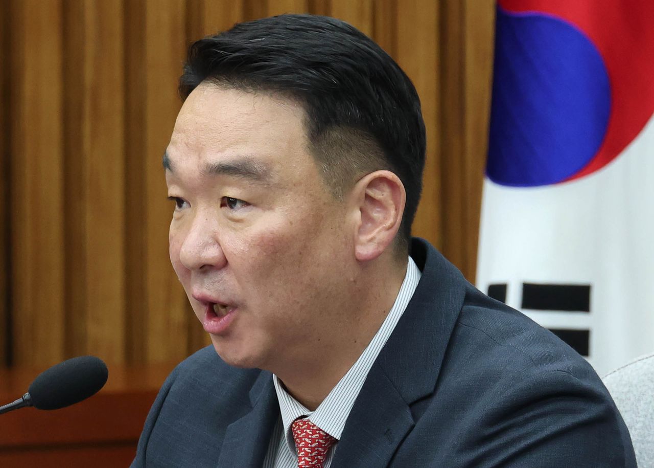 정희용 사무총장이 24일 국회에서 열린 원내대책회의에서 발언하고 있다. 