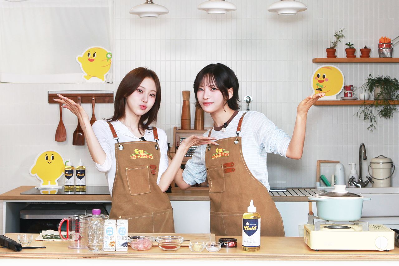 빌리의 문수아(오른쪽)와 션은 데뷔 이후 경험이 쌓이면서 멘탈 관리법을 익히고 무대에서도 한결 여유를 갖게 됐다고 밝혔다. 사진 송미성 