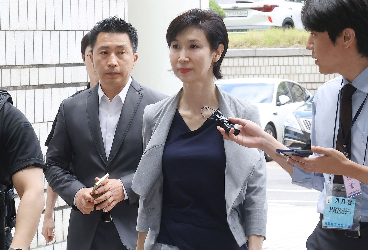 지난달 서울 서초구 서울고등법원에서 열린 재산분할 파기환송심에 2차 변론기일에 출석한 노소영 아트센터 나비 관장. 24일 선고일에는 참석하지 않았다. 사진공동취재단