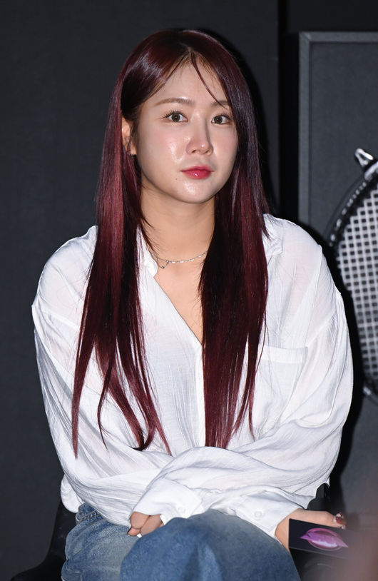 [OSEN=김성락 기자] 22일 오후 서울 강남구 CGV 청담 씨네시티에서 엠넷 ‘초대형 노래방 서바이벌’ 기자간담회가 열렸다. 가수 소유가 질의응답을 하고 있다. 2023.11.22 / ksl0919@osen.co.kr