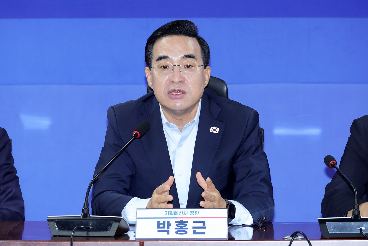 지난 21일 서울 여의도 국회 의원회관에서 2027년 예산안 당정협의가 진행되고 있다. 박홍근 기획예산처 장관이 모두발언 하고 있다. 장진영 기자