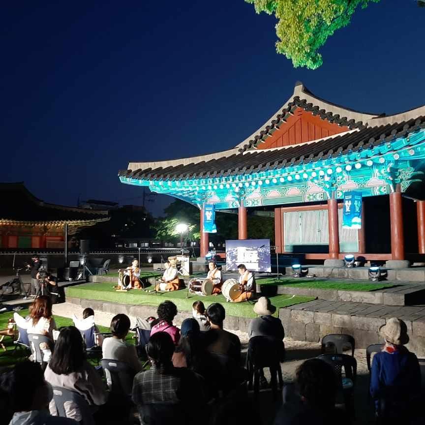 제주 야밤버스 코스 중 즐길 수 있는 제주목 관아의 야간 행사 프로그램. 사진 제주도관광협회