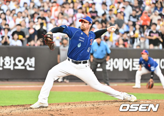 [OSEN=대전, 박준형 기자] 26일 대전한화생명볼파크에서 2026 신한은행 SOL KBO리그 한화 이글스와 LG 트윈스의 경기가 진행됐다.이날 경기에 한화는 짐머맨을, LG는 박시원을 선발투수로 내세웠다.1회초 한화 선발투수 짐머맨이 역투하고 있다.     2026.07.24 / soul1014@osen.co.kr