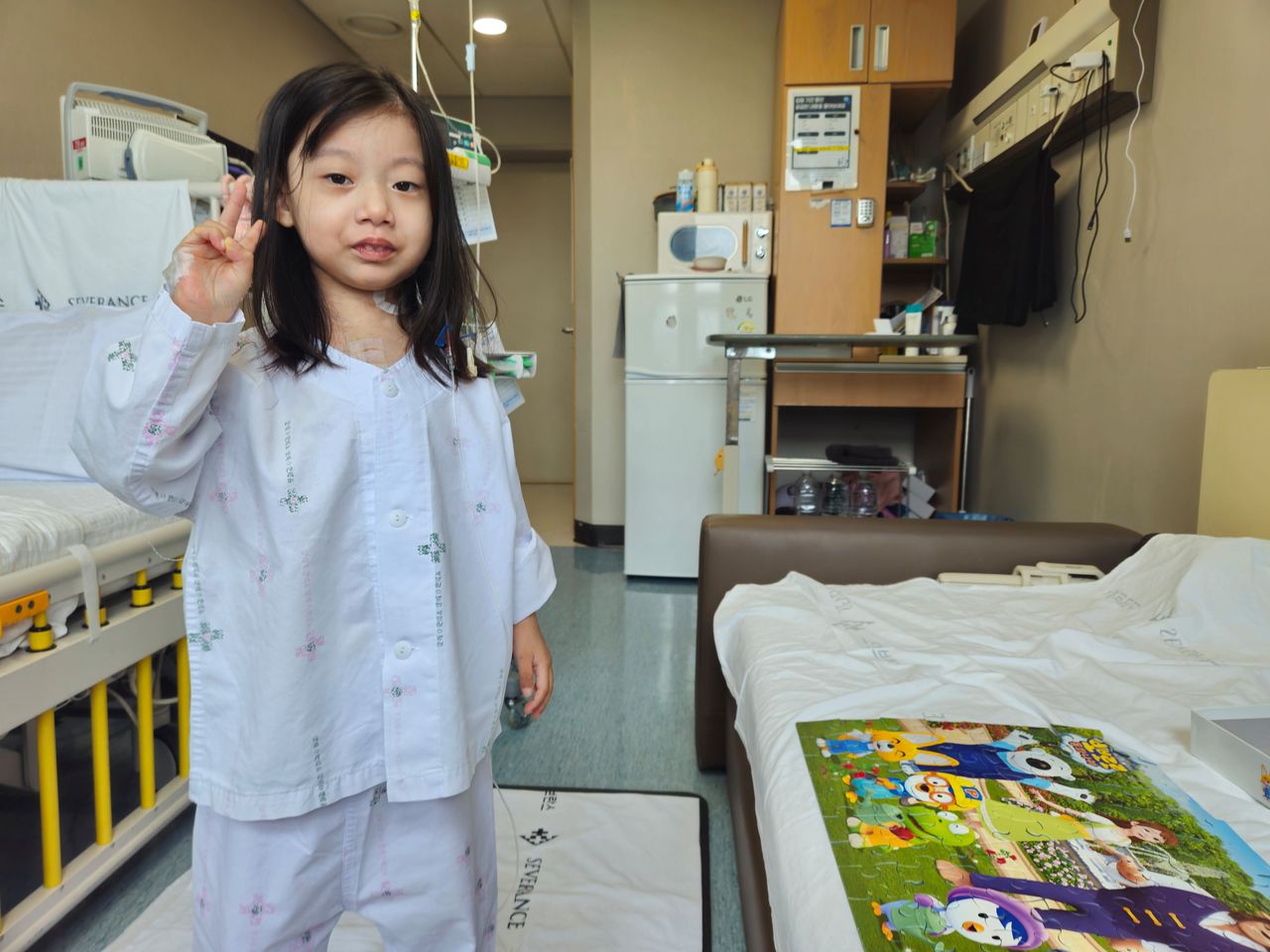 지난달 23일 심장 이식 수술을 마친 김이은(4)양이 '바드(VAD·체외형 심실보조장치)'를 제거하고 회복 중인 모습. 사진 김씨