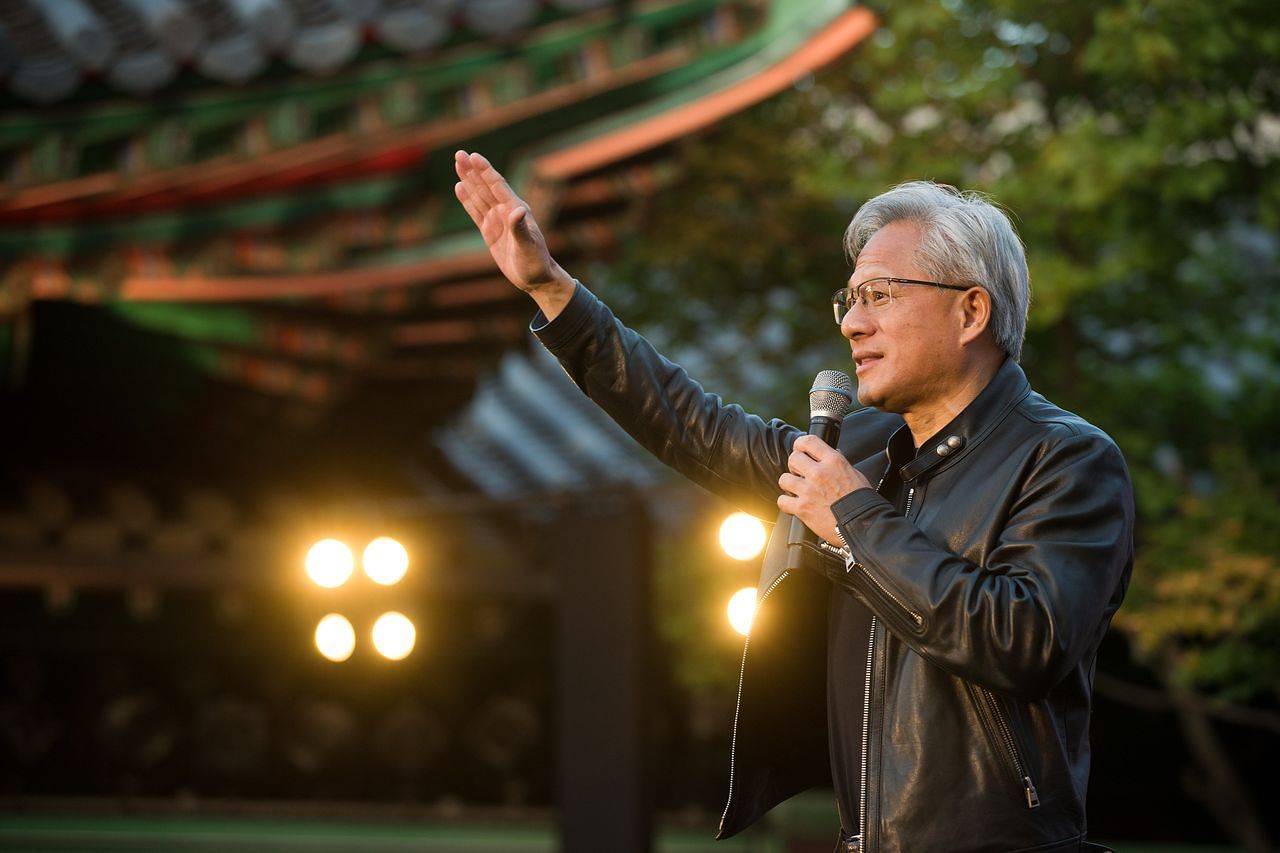 젠슨 황 엔비디아 CEO가 6월 8일 서울 중구 신라호텔 영빈관에서 열린 '엔비디아, 코리아 AI 에코시스템 리셉션'에서 연설하고 있다. 사진 과학기술정보통신부