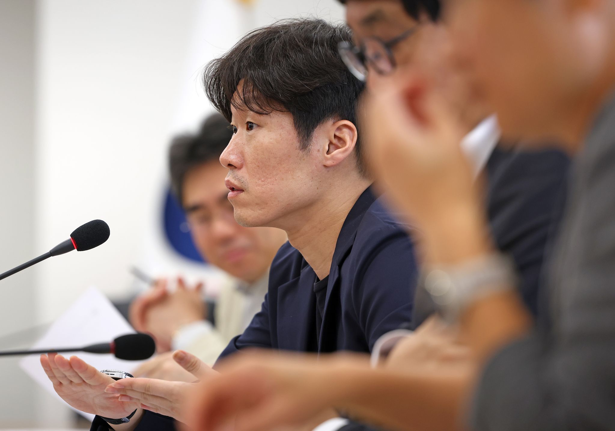 박지성 K-축구 혁신위원회 공동위원장이 27일 서울 종로구 국립현대미술관 서울관에서 열린 K-축구 혁신위원회 4차 회의에서 발언하고 있다. 사진 문화체육관광부