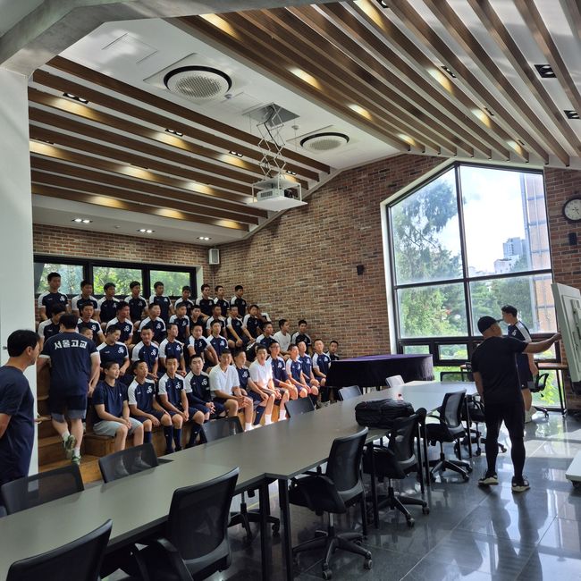 KBO가 한국 야구의 미래를 이끌 중·고등학교 야구 선수들을 위한 부상방지교육을 이어 갔다. / KBO