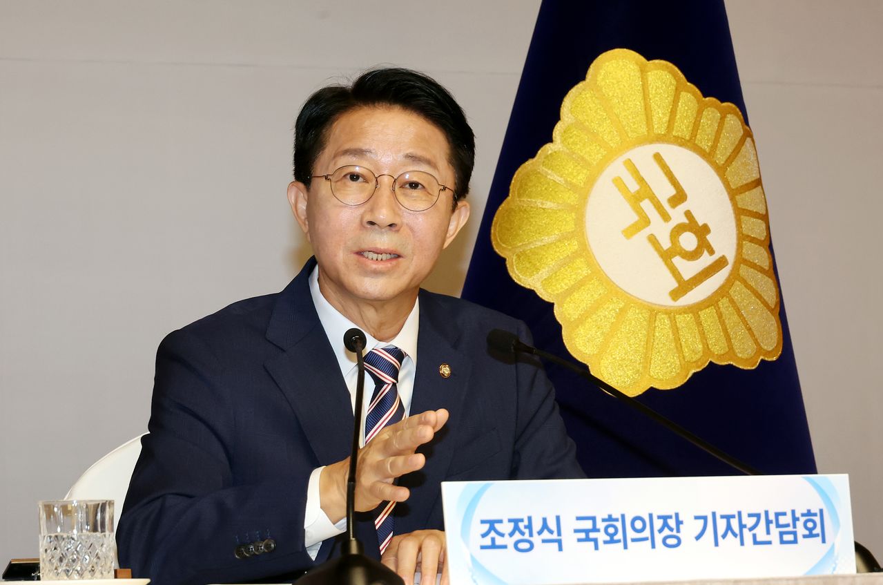  조정식 국회의장이 28일 서울 여의도 국회 사랑재에서 열린 취임 첫 기자 간담회에서 취재진의 질의에 답하고 있다. 국회사진기자단