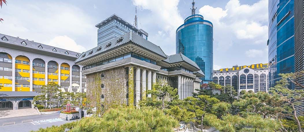 서경대학교가 무전공 지원부터 글로벌 연수 프로그램까지 다각도로 운영하며 차별화된 취업 지원 체계를 구축해 가고 있다. [사진 서경대학교]