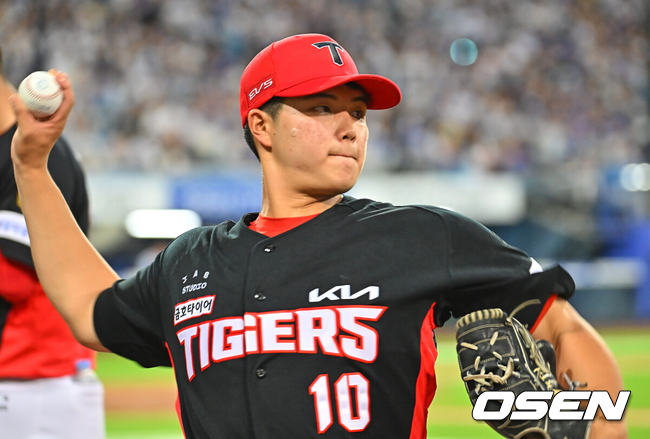 [OSEN=대구, 이석우 기자] 28일 대구삼성라이온즈파크에서 2026 신한 SOL KBO 리그 삼성 라이온즈와 KIA 타이거즈의 경기가 열렸다.홈팀 삼성은 최원태가, 방문팀 KIA는 올러가 선발 출전했다.KIA 타이거즈 김태형이 역투하고 있다. 2026.07.28 / foto0307@osen.co.kr