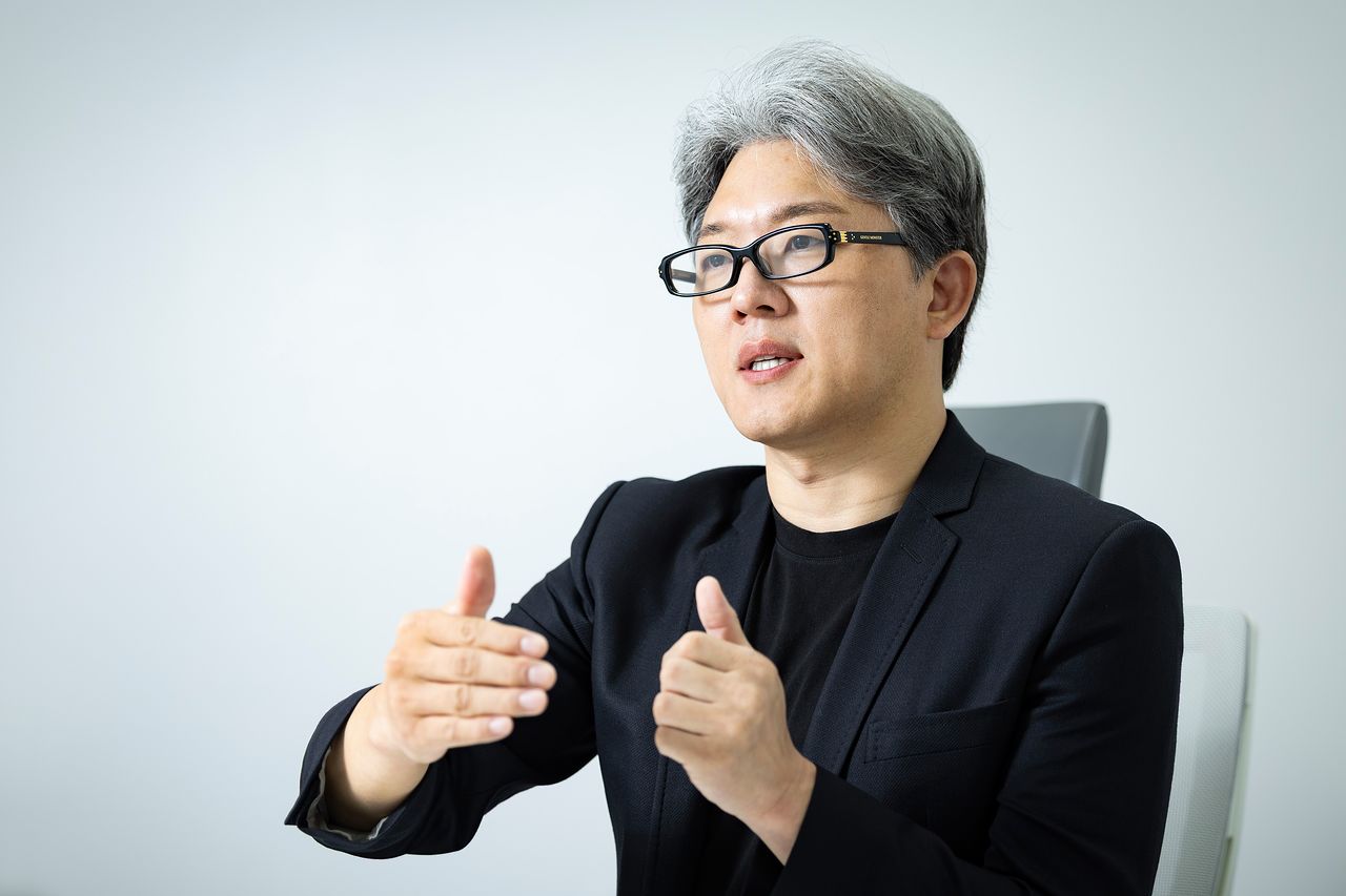 지난 24일 신철호 OGQ 대표를 만났다. 창업자들이 두려워하는 연대보증 관련 문제를 제기해 스타트업 관계자들의 호응을 끌어냈다. 하지만 투자자쪽 반론도 만만치 않다. 전민규 기자