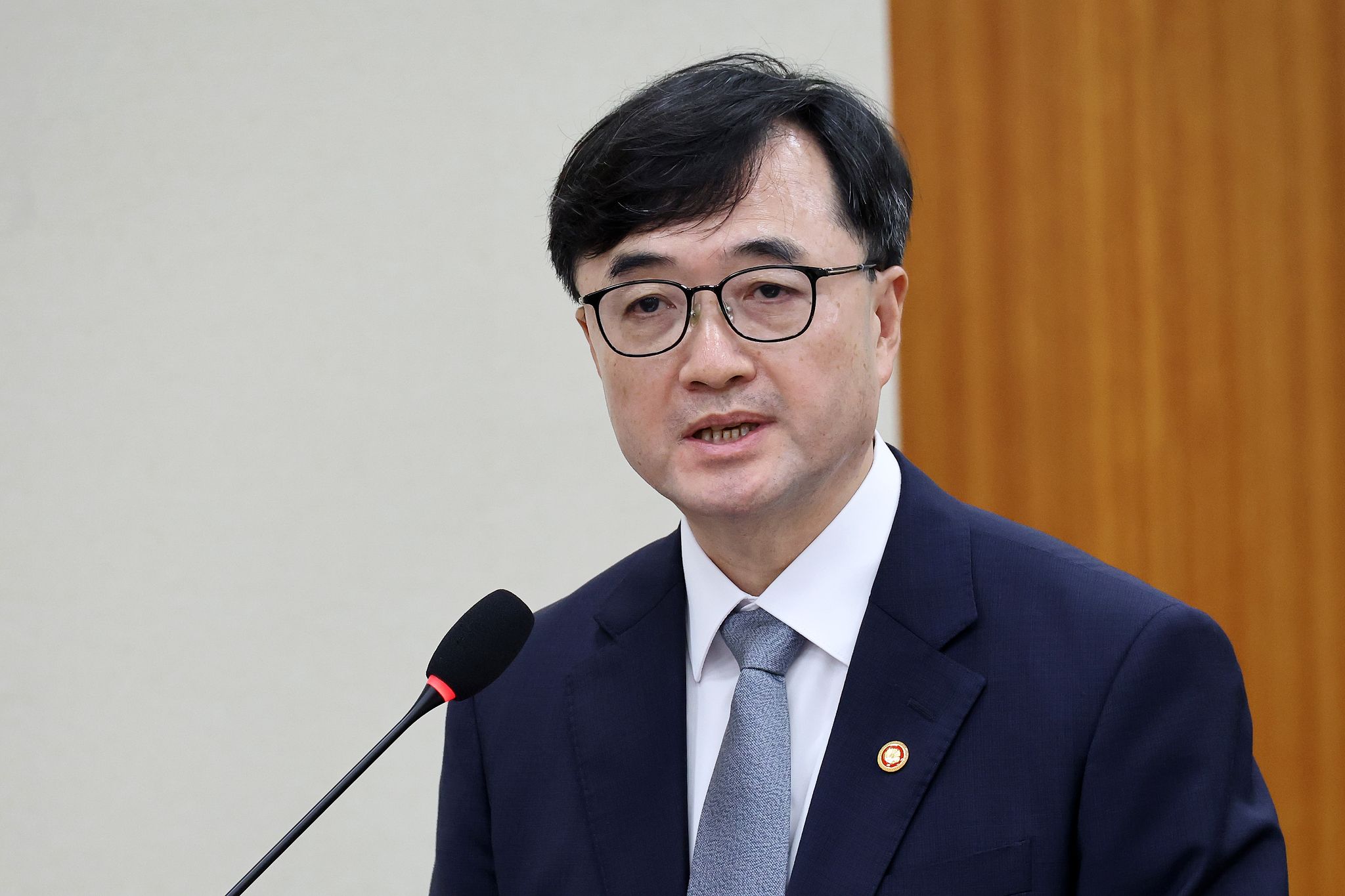 임기근 국무조정실장이 28일 국회에서 열린 정무위원회 전체회의에서 업무보고를 하고 있다. 연합뉴스