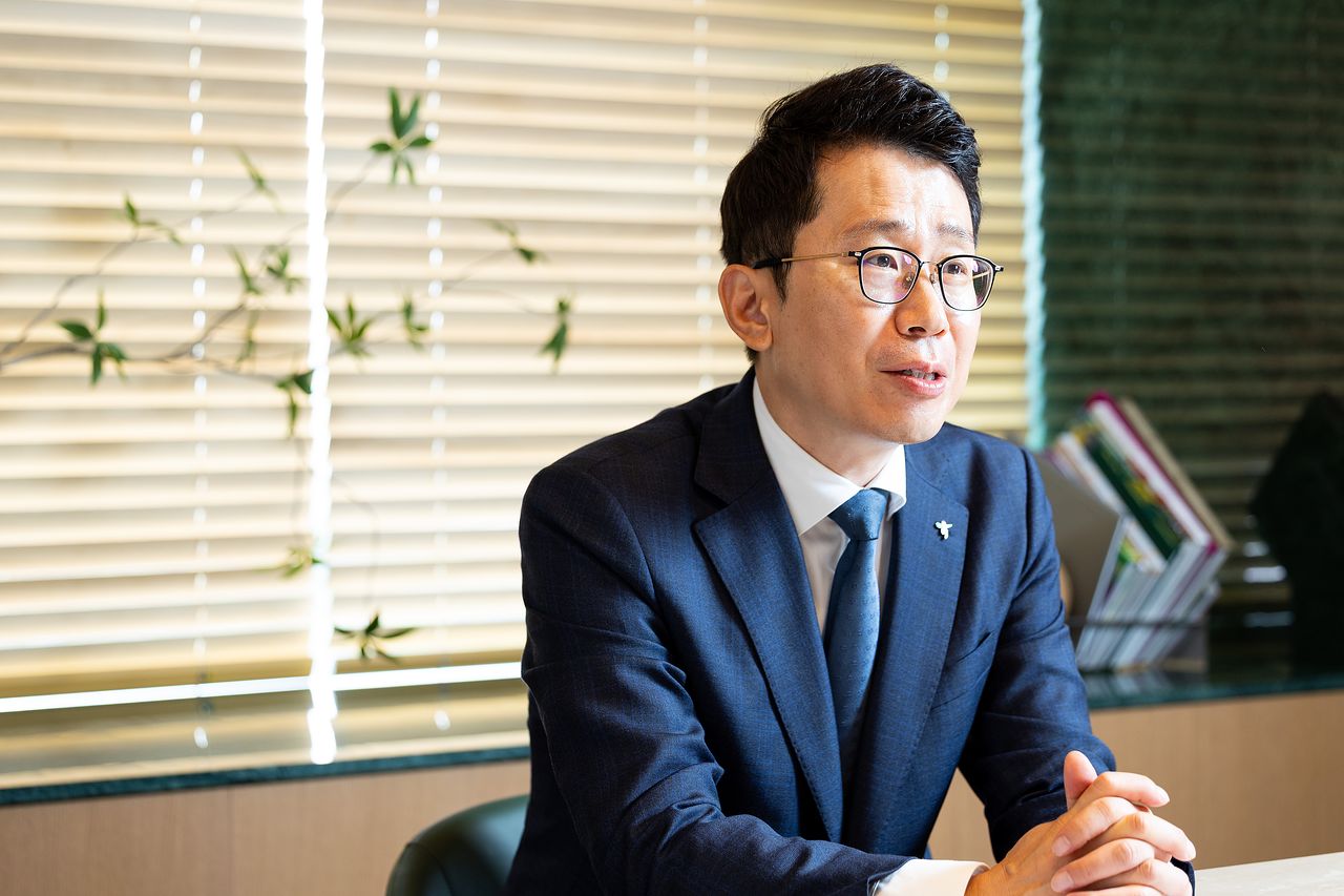 지난 24일 목동 현대백화점 6층 하나증권 PB 특화 점포인 THE H1 W에서 김동현 센터장을 만났다. 그는 2007년 하나증권에 입사해 2021~2025년 목동금융센터 센터장을 거쳐 현재 THE H1 센터장을 맡고 있다. 우상조 기자.
