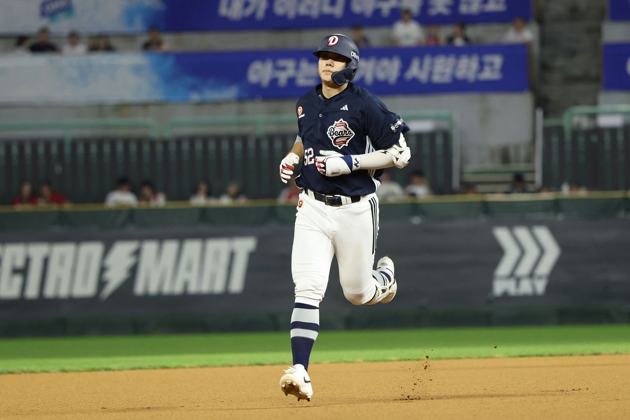 28일 인천 SSG전에서 연장 10회 결승 홈런을 친 박준순. 사진 두산 베어스