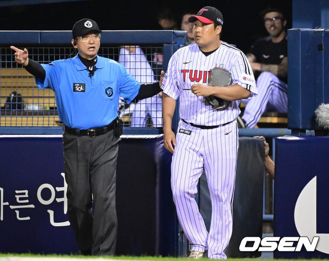 [OSEN=잠실, 조은정 기자]29일 서울 잠실야구장에서 2026 신한 SOL KBO리그 LG 트윈스와 키움 히어로즈의 경기가 열렸다.이날 LG는 웰스, 키움은 하영민을 선발로 내세웠다. 5회초 2사 만루에서 LG 이우찬이 마운드에 오르고 있다. 2026.07.29 /cej@osen.co.kr