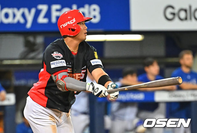 [OSEN=대구, 이석우 기자] 28일 대구삼성라이온즈파크에서 2026 신한 SOL KBO 리그 삼성 라이온즈와 KIA 타이거즈의 경기가 열렸다. 홈팀 삼성은 최원태가, 방문팀 KIA는 올러가 선발 출전했다. KIA 타이거즈 하주석이 5회초 1사 1루 우중간 1타점 2루타를 치고 있다. 2026.07.28 / foto0307@osen.co.kr