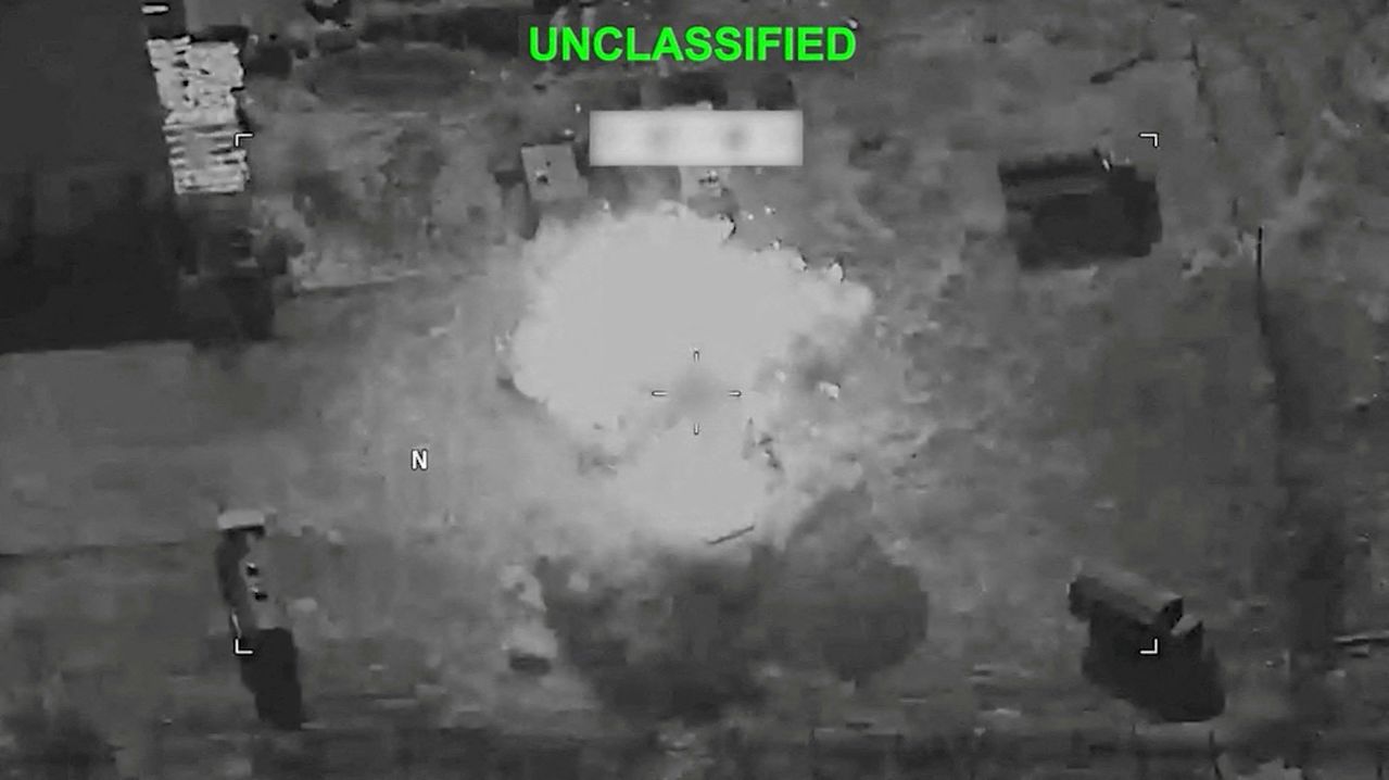 29일 미 중부사령부(CENTCOM)가 이란에 대한 공습 재개를 알리며 공개한 영상에서 캡처한 화면. 로이터=연합뉴스