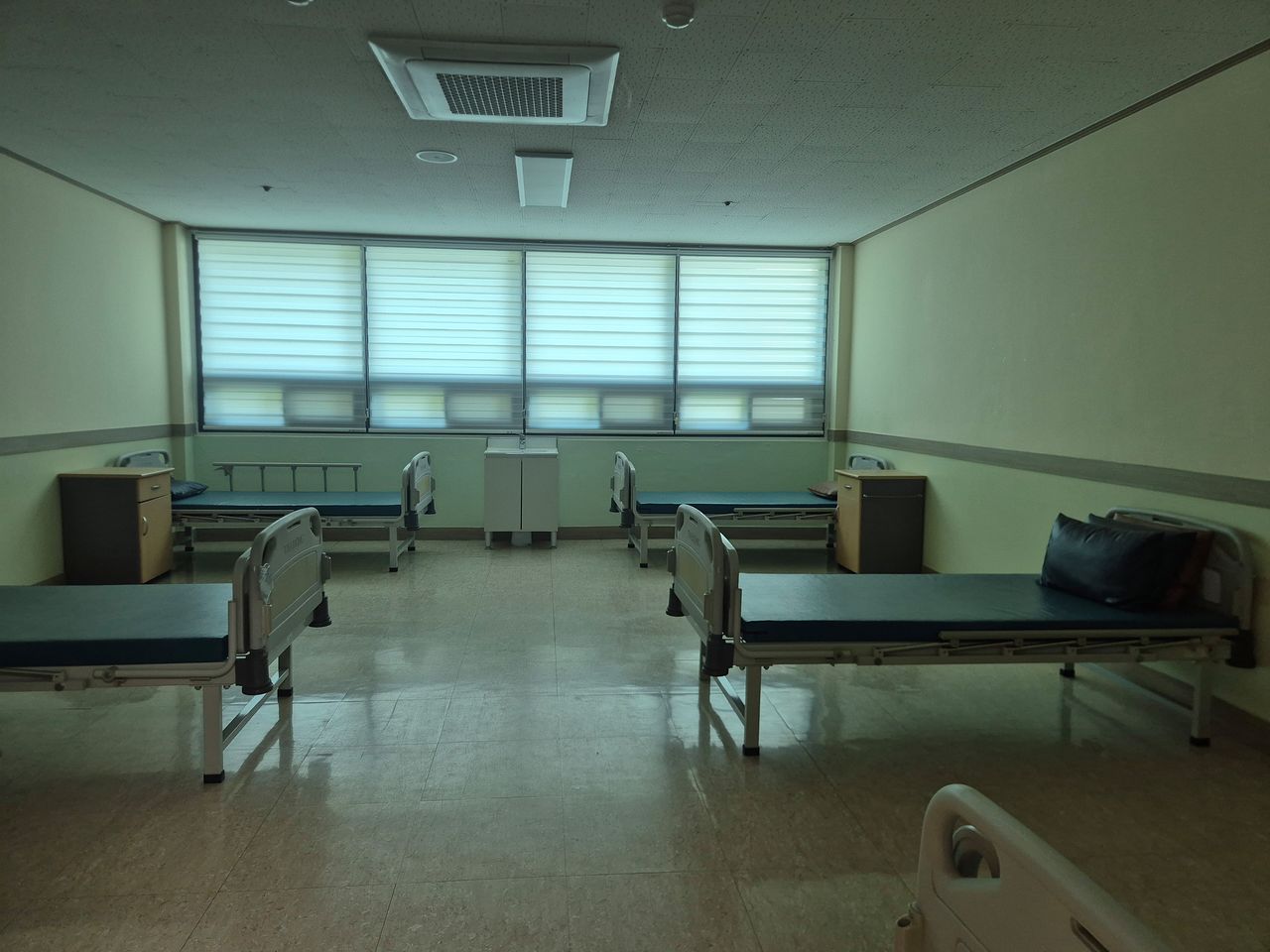 지난 6일 경남 창녕군 국립 부곡병원 약물중독진료소 입원병동의 병상이 텅 비어있다. 김민주 기자