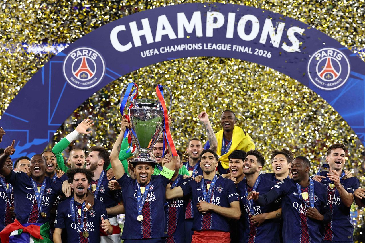 UEFA는 월드컵 확대 등 FIFA의 확장정책에 반대하며 번번히 부딪혔다. UEFA 대회의 가치 훼손 우려가 중요한 갈등 원인이었다. 사진은 PSG이 지난 시즌 챔피언스리그 우승 세리머니 모습. AFP=연합뉴스