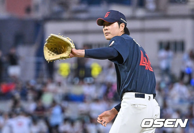 [OSEN=창원, 이석우 기자] 30일 창원NC파크에서 2026 신한 SOL KBO 리그 NC 다이노스와 롯데 자이언츠의 경기가 열렸다. 홈팀 NC는 라일리가, 방문팀 롯데는 이민석이 선발 출전했다. 롯데 자이언츠 이승헌이 역투하고 있다. 2026.05.30 / foto0307@osen.co.kr