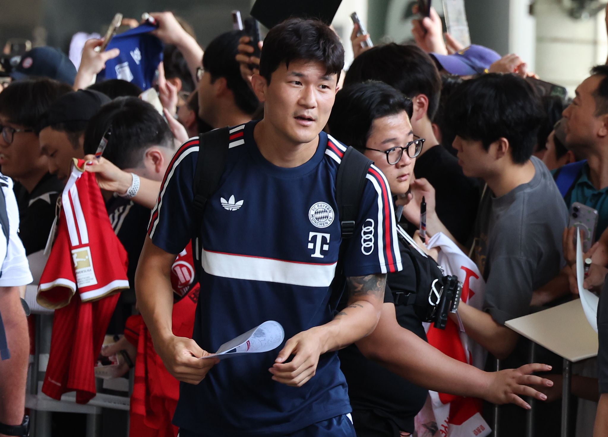 오는 4일 예정된 아우디 풋볼 써밋 2026 제주SK FC vs FC 바이에른 뮌헨 친선경기를 앞두고 2일 바이에른 뮌헨 김민재가 제주국제공항을 통해 입국하고 있다. 연합뉴스