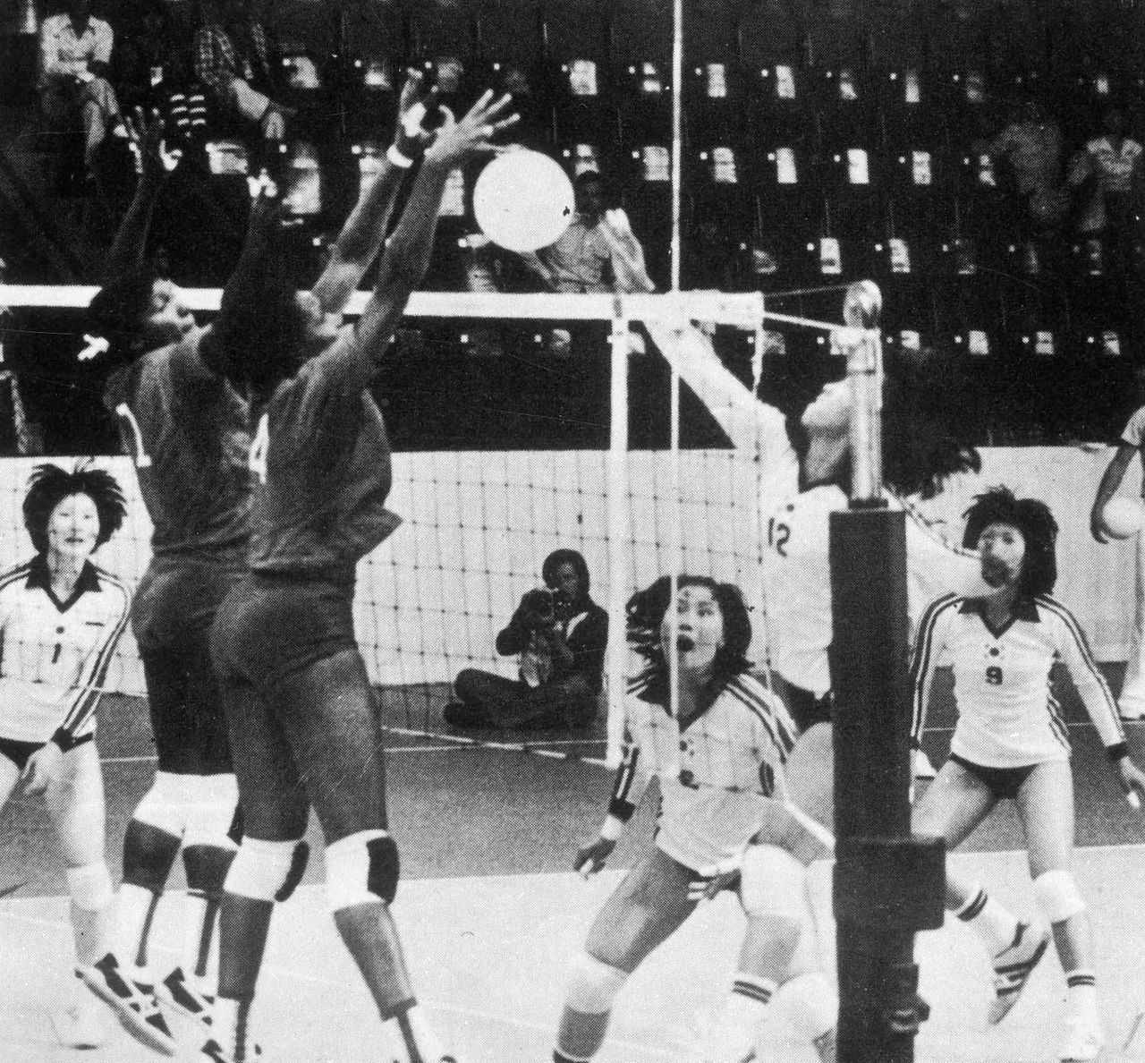 1976년 캐나다 몬트리올올림픽에서 동메달을 차지한 우리나라 여자배구팀.