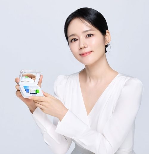 루시드코리아 모델로 발탁된 배우 한가인이 ‘루시드 프라임’ 드림렌즈 마케팅 캠페인을 진행하고 있다. [사진 루시드코리아]