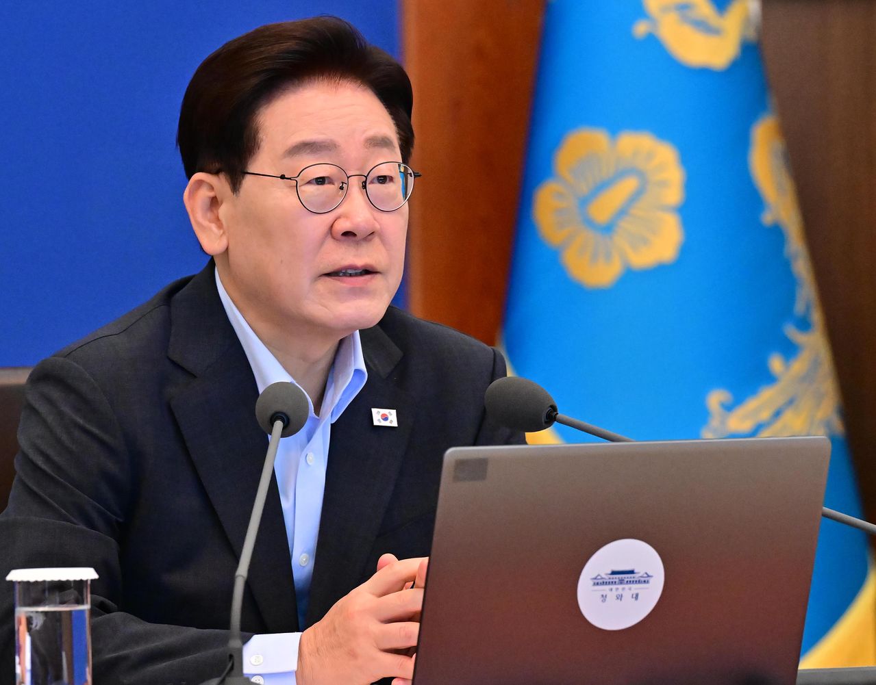 이재명 대통령이 4일 청와대에서 열린 국무회의에서 발언하고 있다. 청와대사진기자단