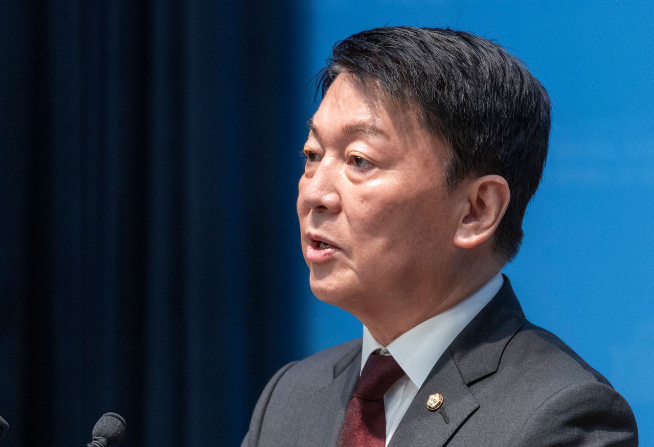  국민의힘 안철수 의원이 지난달 기자회견을 하고 있다. 연합뉴