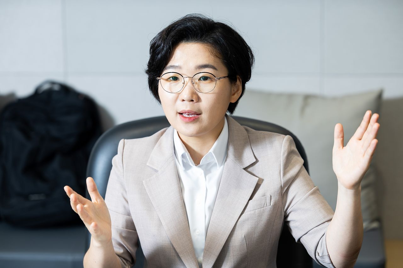 김보미 전 민주당 당 대표 예비경선 후보가 중앙일보에서 인터뷰 하고 있다. 우상조 기자