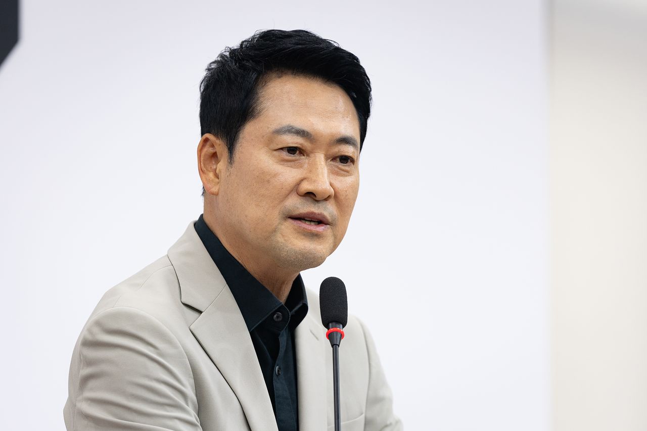 장동혁 국민의힘 대표가 4일 서울 여의도 국회에서 형사소송법 국무회의 의결 및 부동산 세제개편 등 현안 관련 기자회견을 하고 있다. 뉴스1