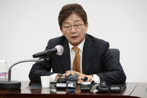 유승민 전 국민의힘 의원이 지난해 4월 11일 오전 대구 수성구 국민의힘 대구시당에서 열린 기자간담회에 참석해 발언하고 있다. 뉴스1