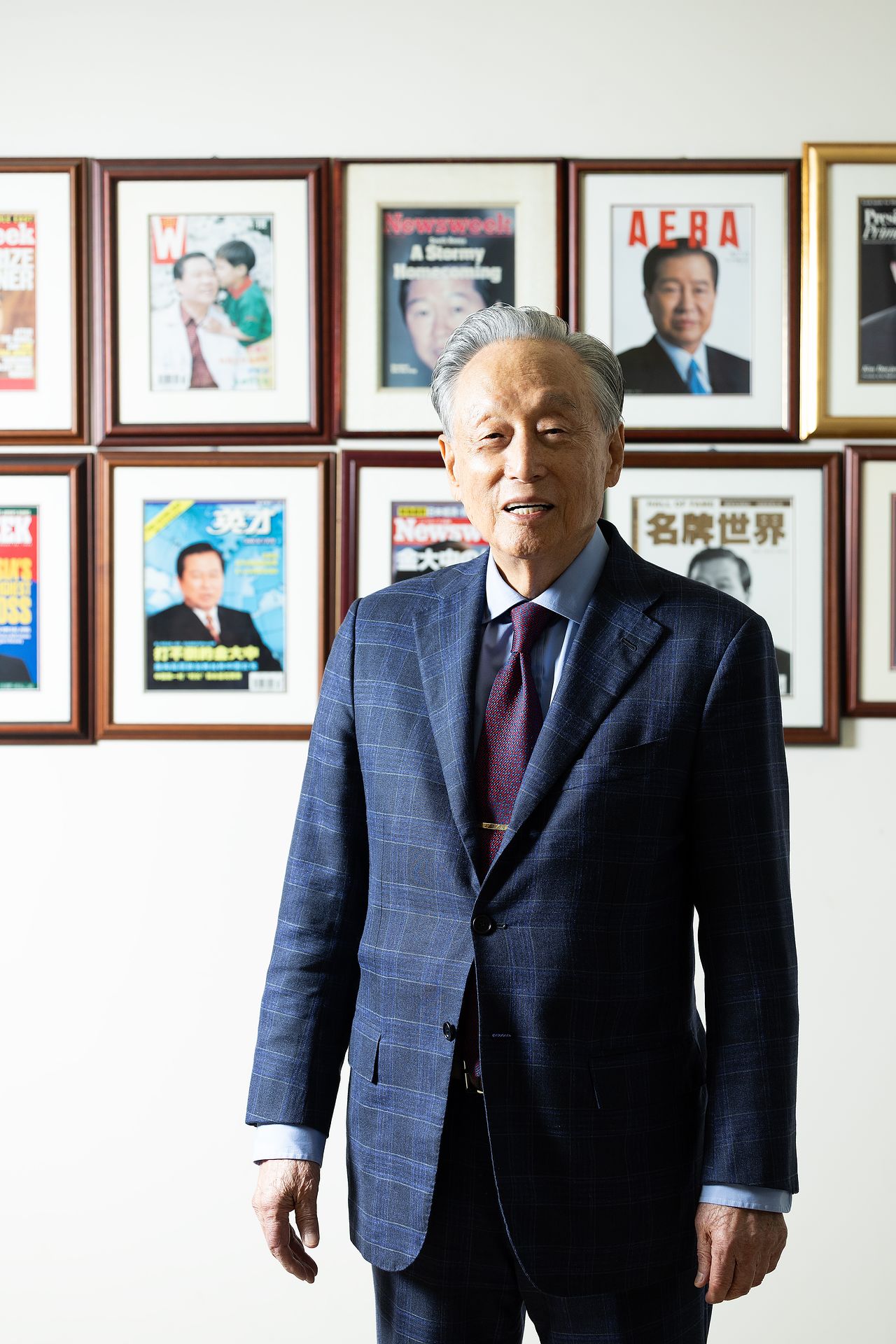 권노갑 이사장이 중앙일보와 기념촬영을 하고 있다. 우상조 기자
