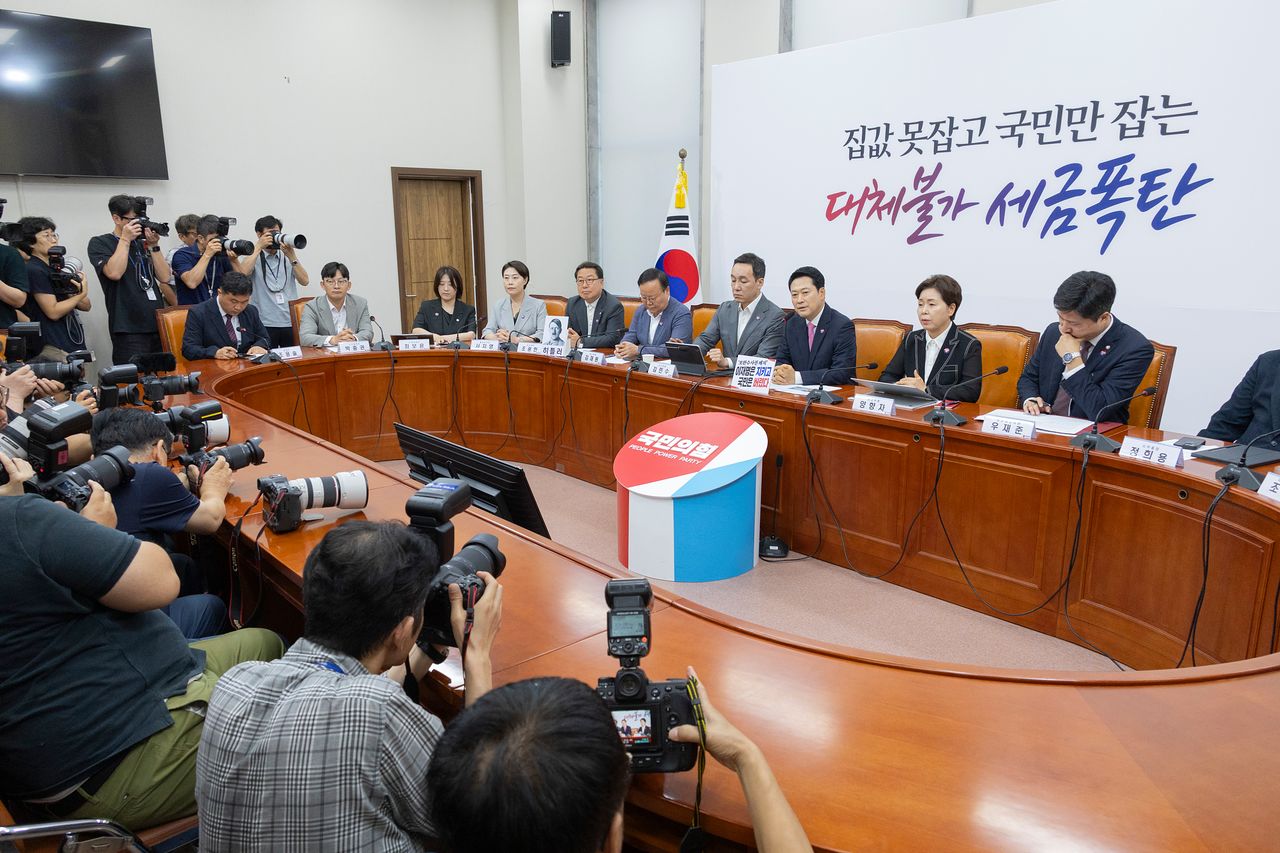 국민의힘 장동혁 대표가 6일 국회에서 열린 최고위원회의에서 발언하고 있다. 연합뉴스